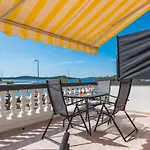 And Dalmatiko Konukevi