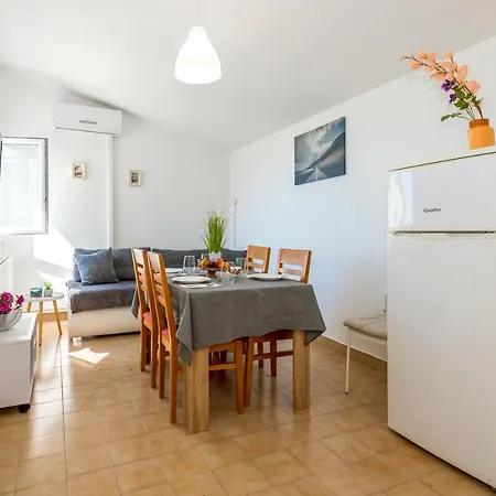 Pensionat And Dalmatiko