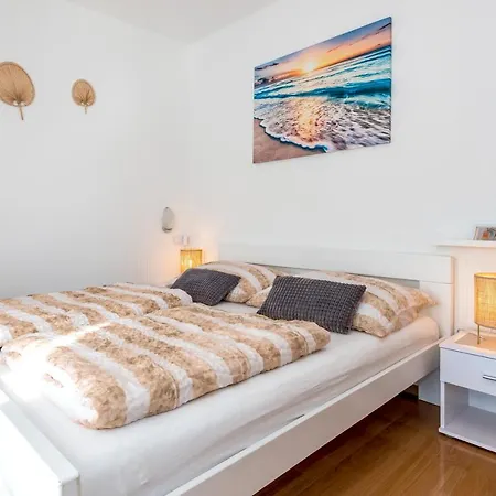 Guest house And Dalmatiko Vodice