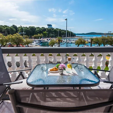 Pensionat And Dalmatiko