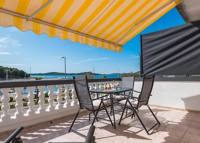 And Dalmatiko ゲストハウス