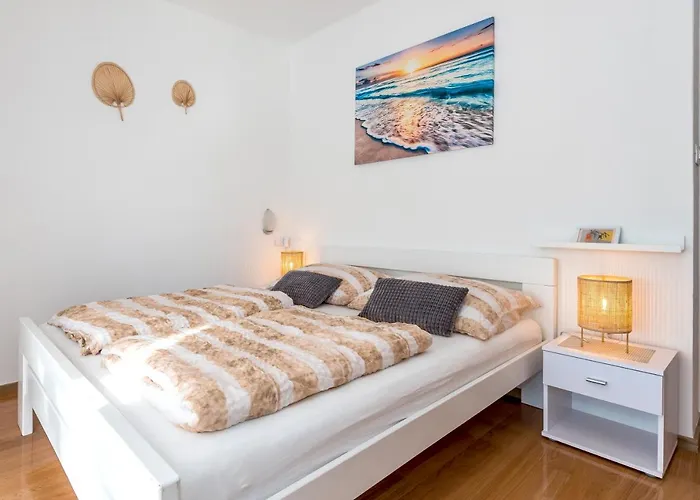 Guest house And Dalmatiko Vodice