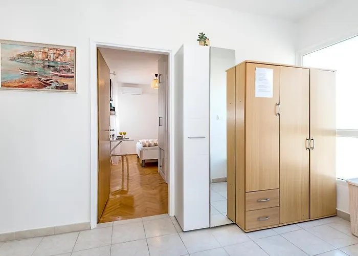 ゲストハウス And Dalmatiko