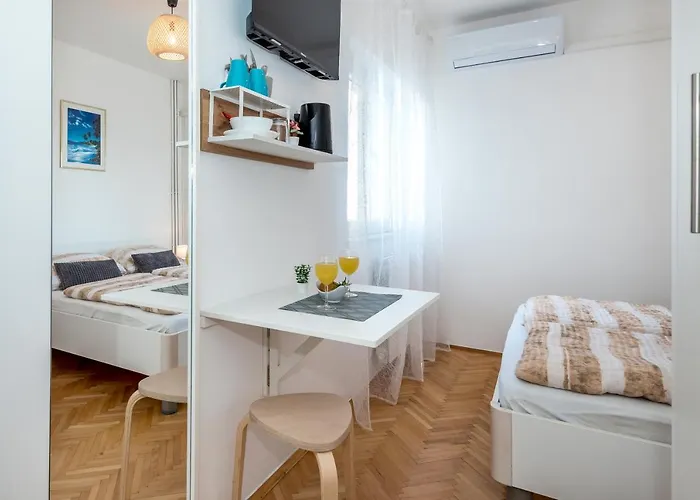 And Dalmatiko ゲストハウス 3*